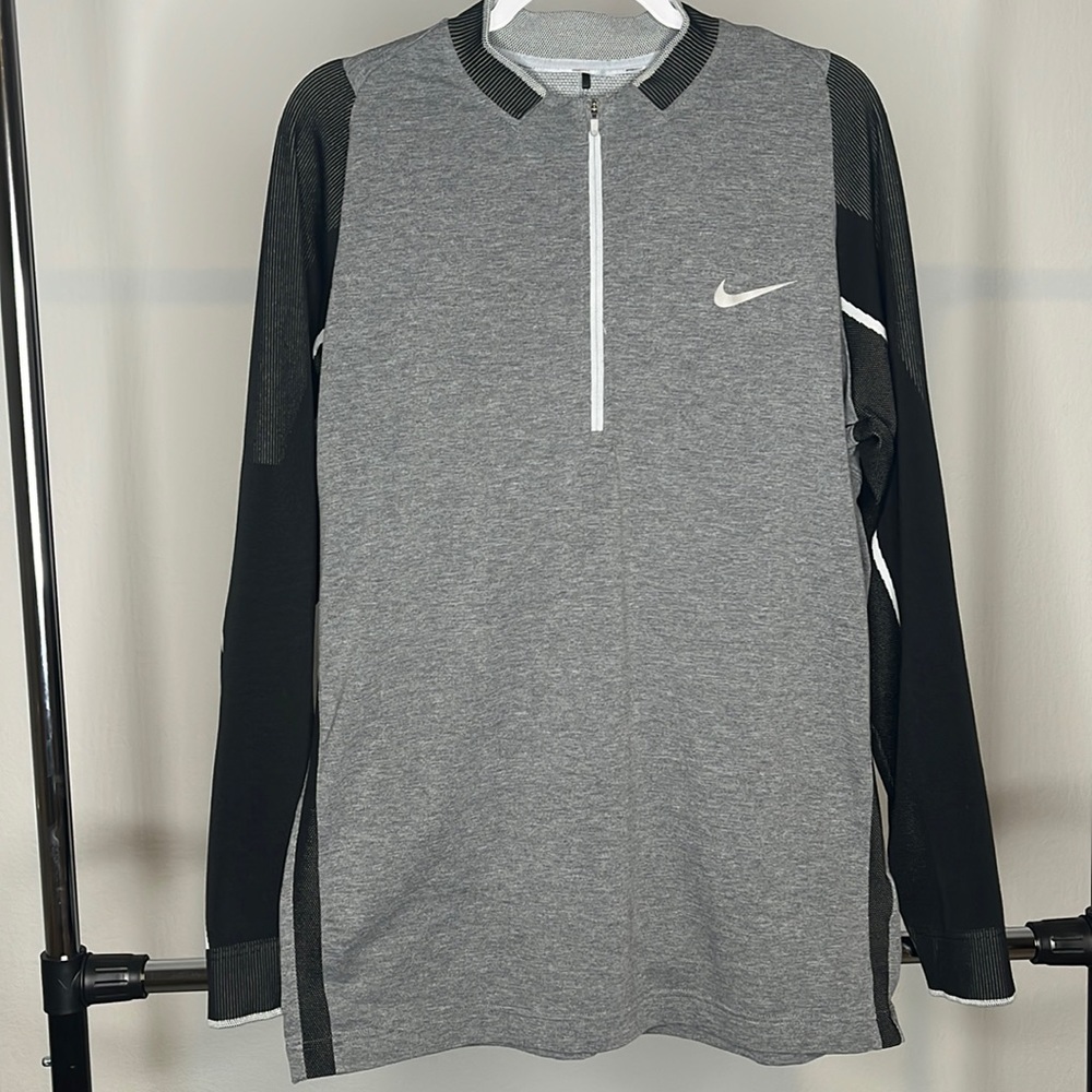 Nike golf - standard fit / dry fit long sleeve pull over